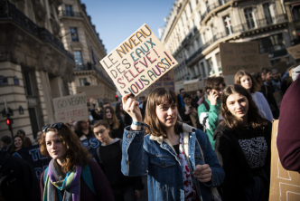 99 la jeunesse guidant le peuple climat 1 ©Vincent Boisot Riva Press