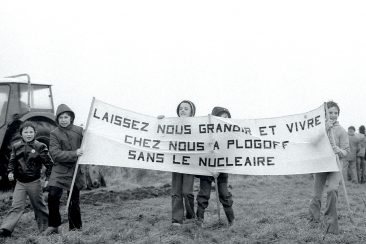 mobilisation contre le projet de centrale nucleaire plogoff