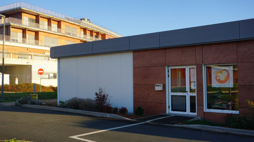 La maison de naissance Doumaïa située à proximité immédiate de lhôpital de Castres deuxième plan LF