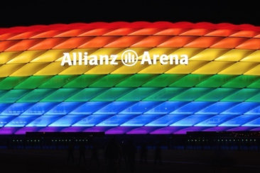 allianz arena beleuchtung zum christopher street day 2016