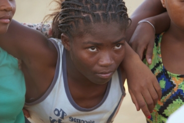 La jeune fille et le ballon ovale Photo 4 ©Droits reserves