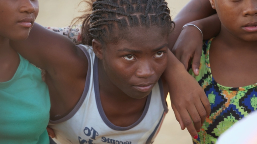 La jeune fille et le ballon ovale Photo 4 ©Droits reserves