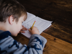 redou­ble­ment enfant école devoirs