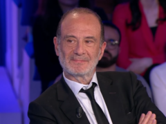 Gérard Miller visé par une nou­velle plainte pour viol, accu­sé par une femme mineure à l’époque fevrier 2024