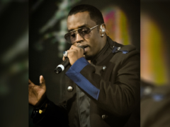 Le rap­peur P. Diddy s’excuse pour son com­por­te­ment “inex­cu­sable” après une vidéo le mon­trant très violent contre son ex-​compagne, la chan­teuse Cassie – mai 2024